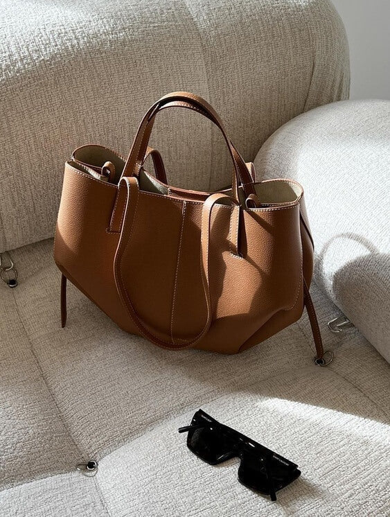 Pernilla – Structured Tote Bag with Side Ruching