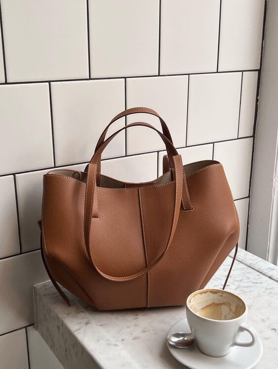 Pernilla – Structured Tote Bag with Side Ruching