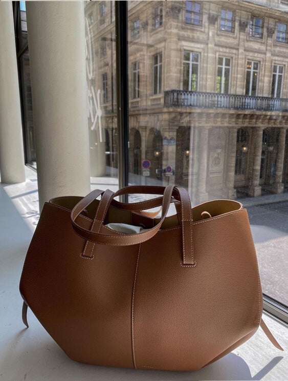 Pernilla – Structured Tote Bag with Side Ruching