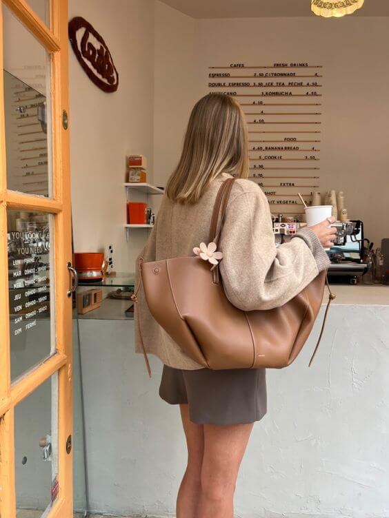 Pernilla – Structured Tote Bag with Side Ruching